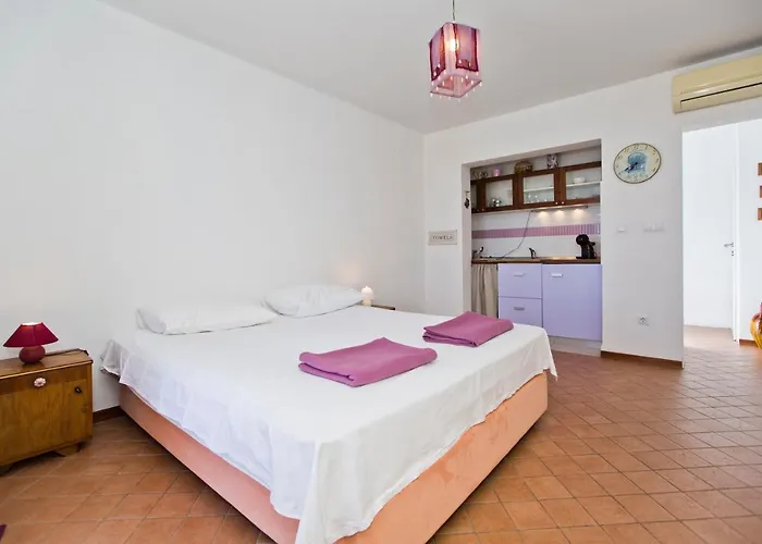 Rino شقة هفار