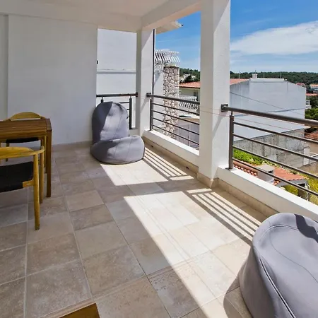 Rino Apartamento Hvar Town